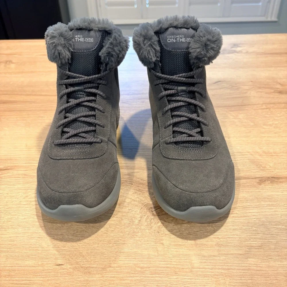 Skechers On-The-Go Joy‎ Womens Gray Suede Faux Fur Winter Ankle Boots